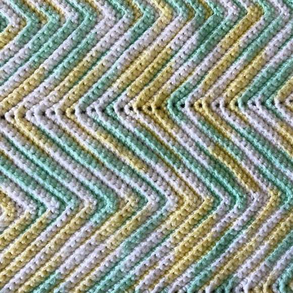 Handmade Chevron print green, yellow and white aphgan - Picture 3 of 6